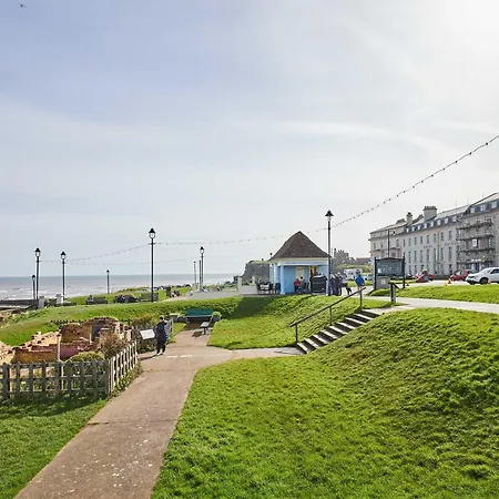 Host & - Seaview Retreat