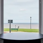 Host & - Seaview Retreat *