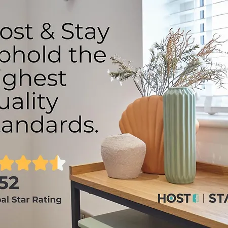 Host & - Seaview Retreat